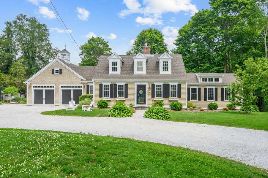 820 Main Street, Cotuit, MA 02635