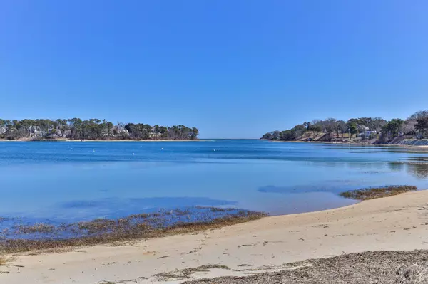 North Chatham, MA 02650,266 Seapine Road