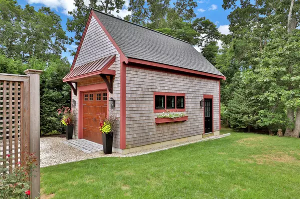 South Chatham, MA 02659,27 Morton Road