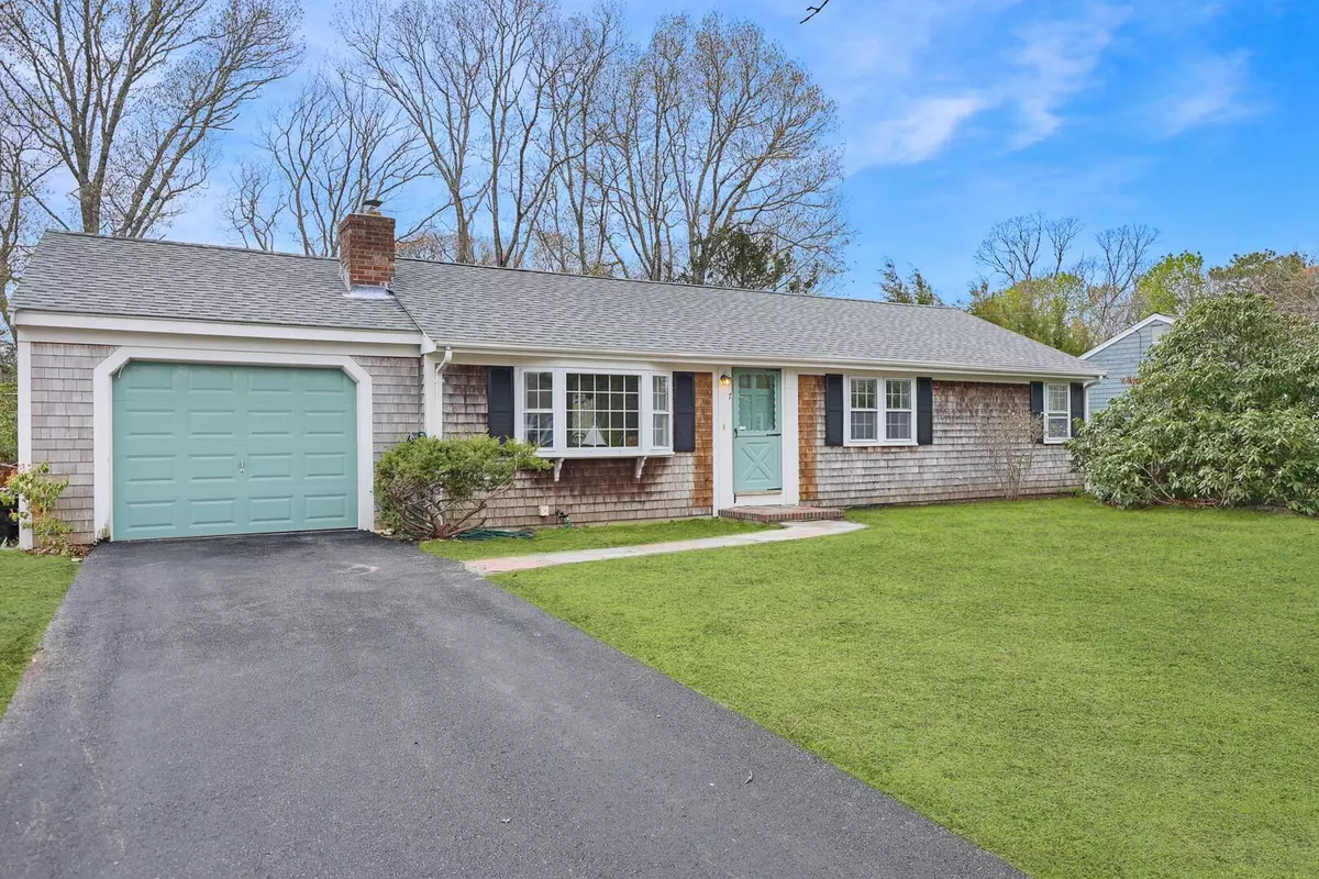 Yarmouth Port, MA 02675,7 Jonquil Road