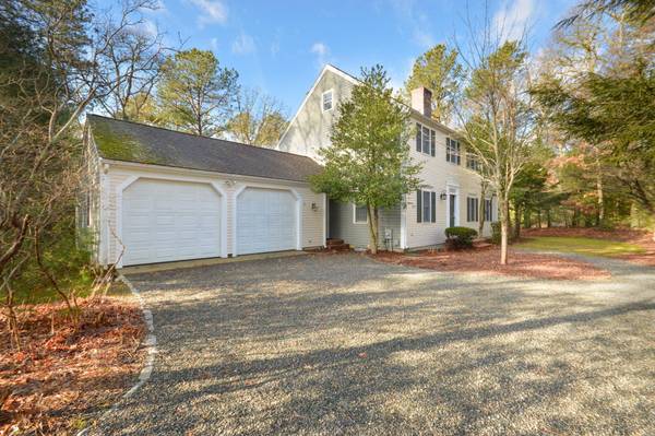 11 Oyster Way, Mashpee, MA 02649