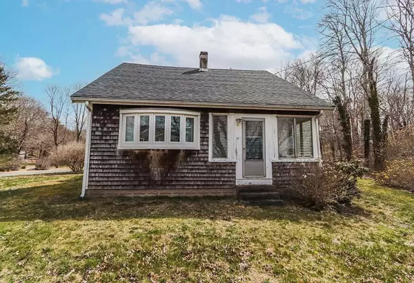 North Falmouth, MA 02556,19 N Falmouth Highway