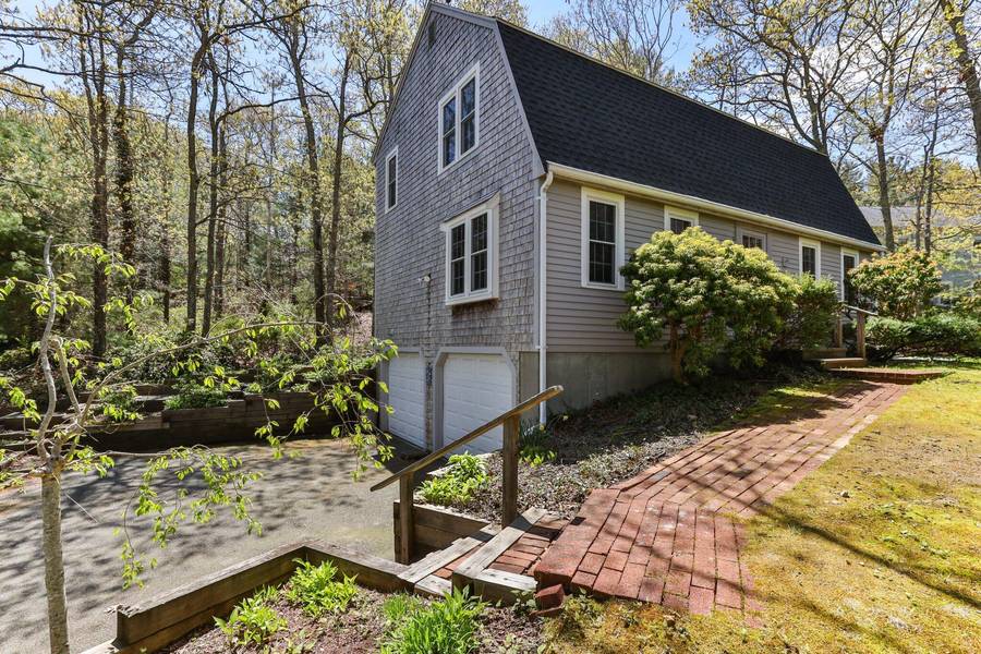 5 Holder Lane, Sandwich, MA 02563