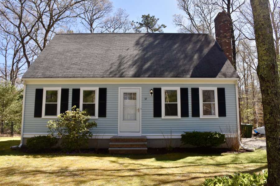 37 Grandwood Drive, Forestdale, MA 02644