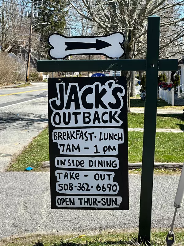 Yarmouth Port, MA 02675,161 Route 6A