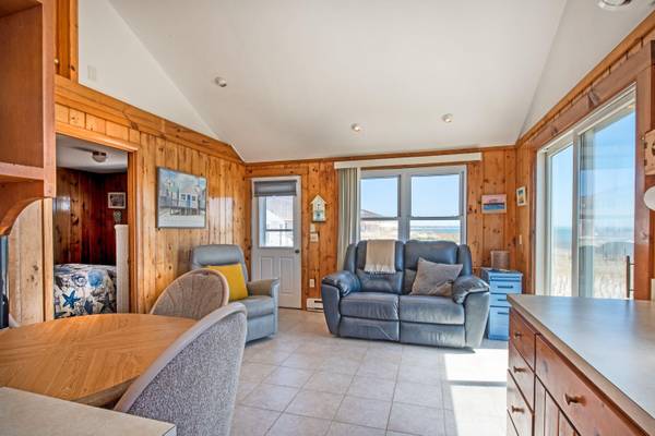 North Truro, MA 02652,566 Shore Road #8