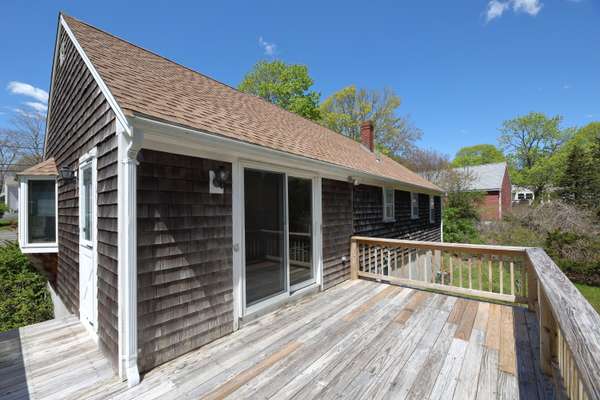 Pocasset, MA 02559,1043 Shore Road