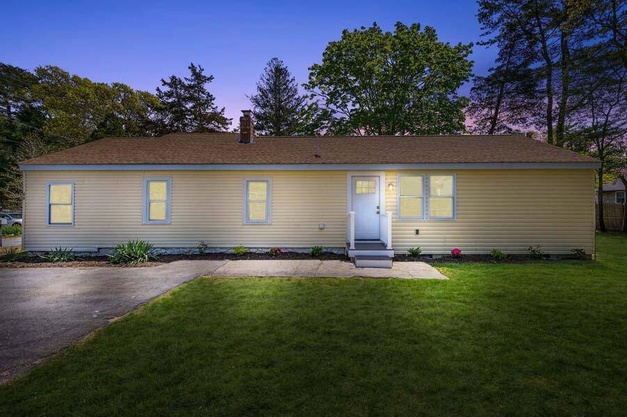 60 Martin Street, Buzzards Bay, MA 02532