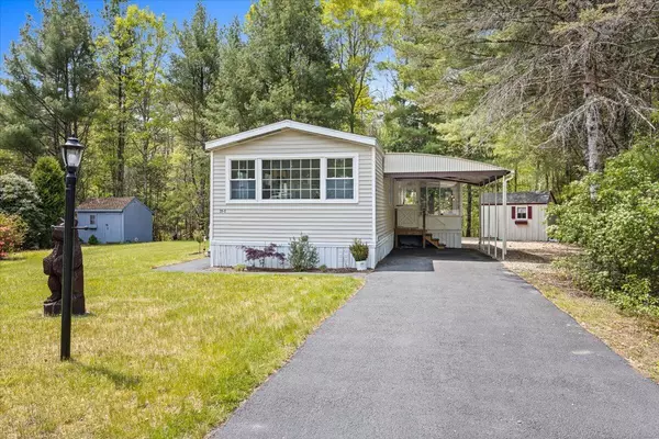 Carver, MA 02330,20-5 South Meadow Village