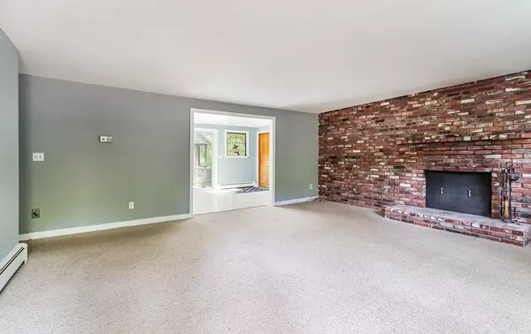 Centerville, MA 02632,882 Bumps River Road