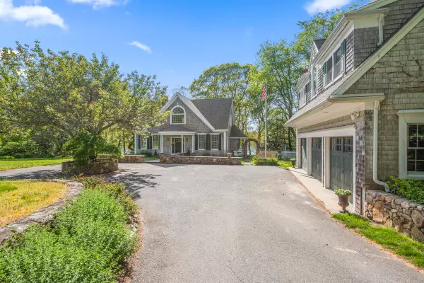 636 Old Falmouth Road, Marstons Mills, MA 02648