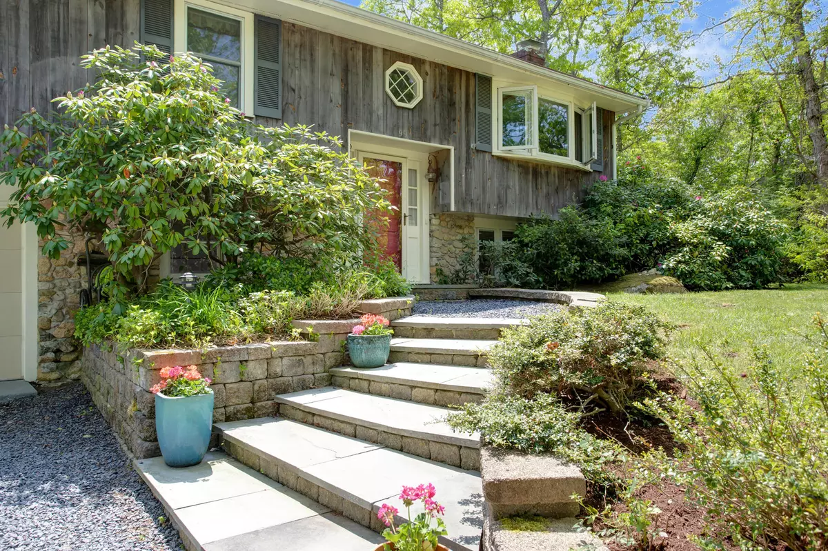 North Falmouth, MA 02556,99 Pebble Lane