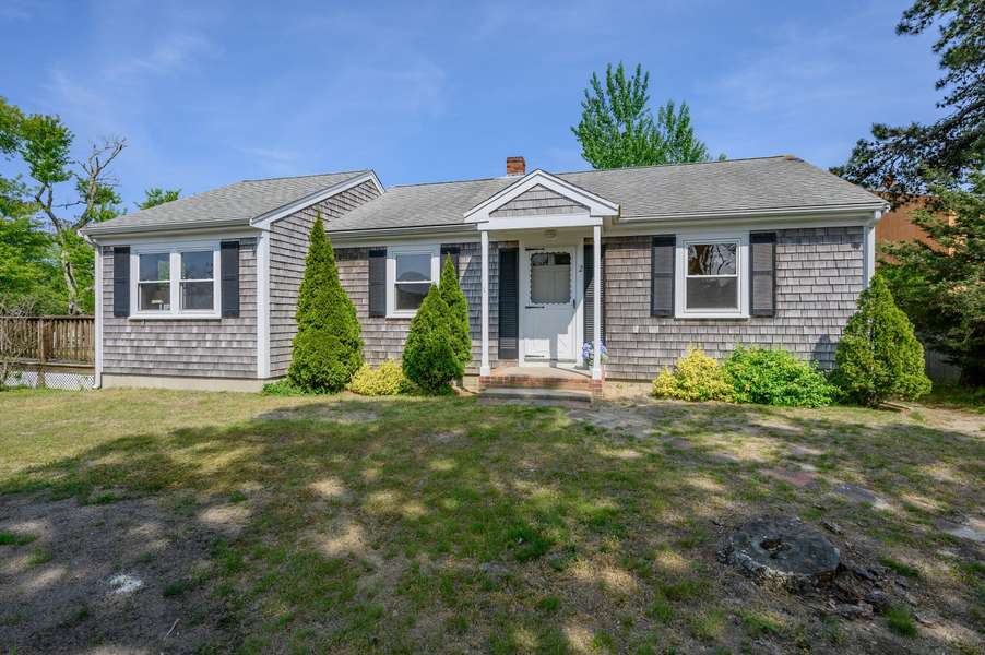 2 Allain Way, West Dennis, MA 02670