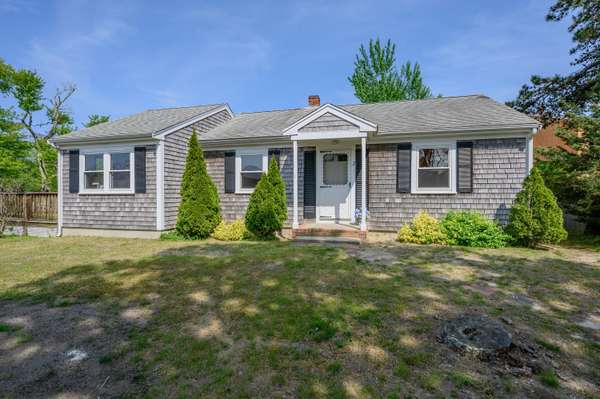 West Dennis, MA 02670,2 Allain Way