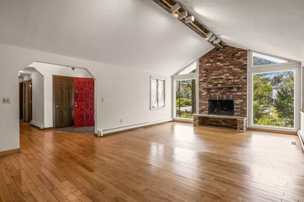 Centerville, MA 02632,472 Elliott Road