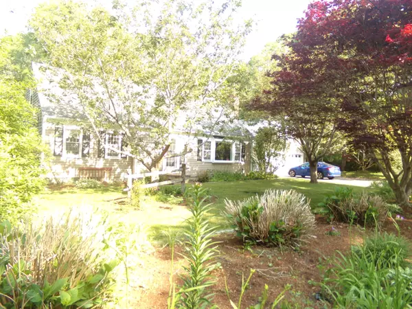 142 Bishops Terrace, Hyannis, MA 02601