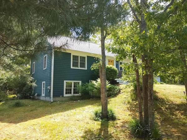 Cotuit, MA 02635,10 Bramblebush Drive