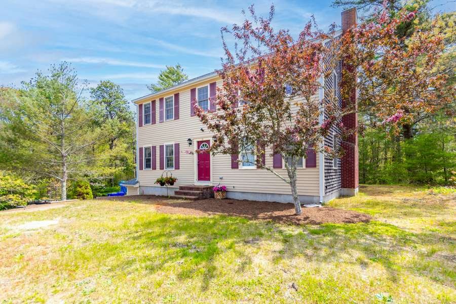 21 Chamber Rock Road, Buzzards Bay, MA 02532