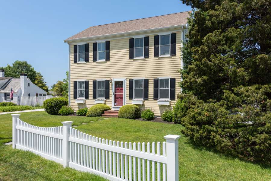 84 Bank Street, Harwich Port, MA 02646