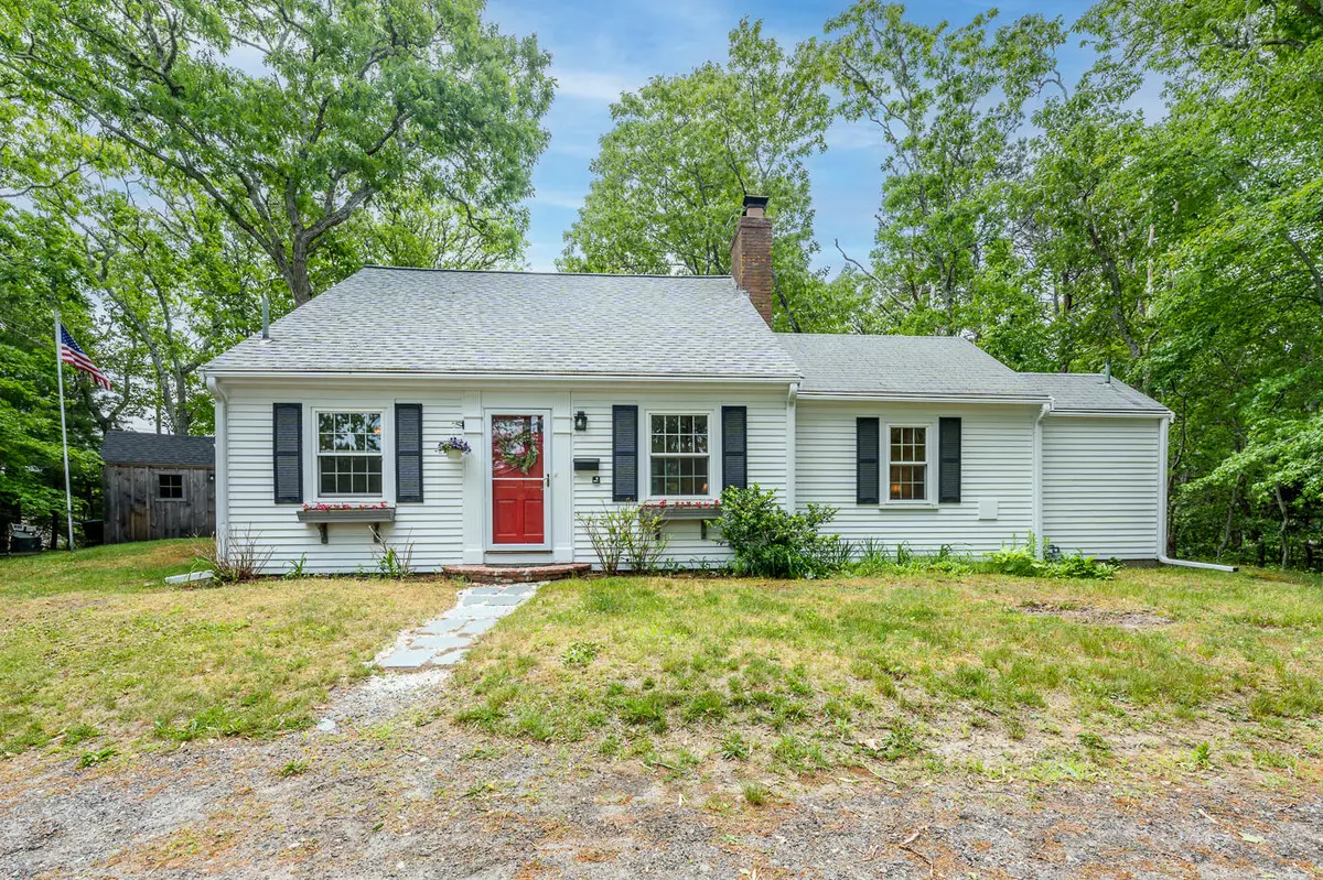 Yarmouth Port, MA 02675,351 N Dennis Road