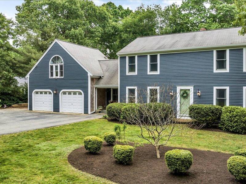 20 Checkerberry Lane, Forestdale, MA 02644