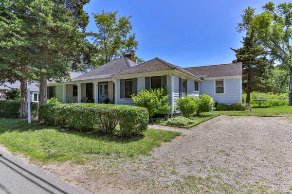 Truro, MA 02666,4 Pond Road #B