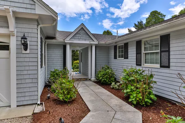 Centerville, MA 02632,16 Long Pond Circle