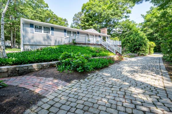 Cotuit, MA 02635,19 Old Oyster Road