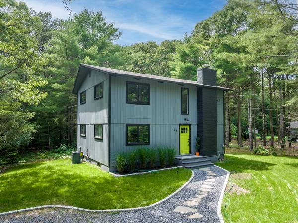 25 Hayes Road, Centerville, MA 02632