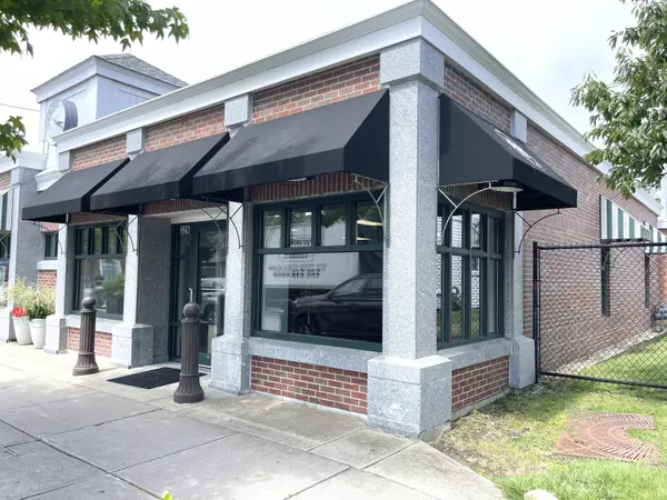 328 Main Street, Hyannis, MA 02601