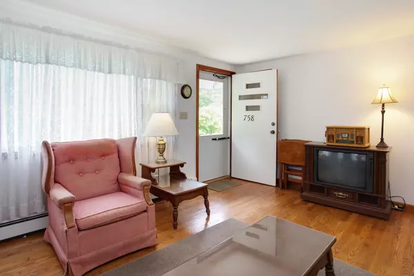 East Falmouth, MA 02536,758 Carriage Shop Road