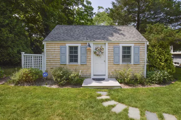 North Falmouth, MA 02556,224 N Falmouth Highway #2U