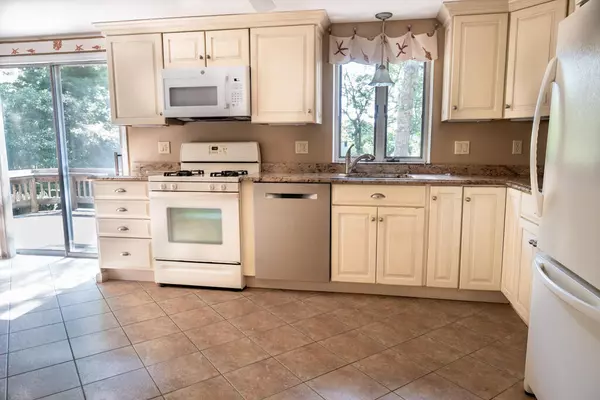 Centerville, MA 02632,76 Longfellow Drive