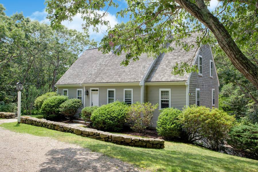 27 Oak Ridge Road, East Sandwich, MA 02537