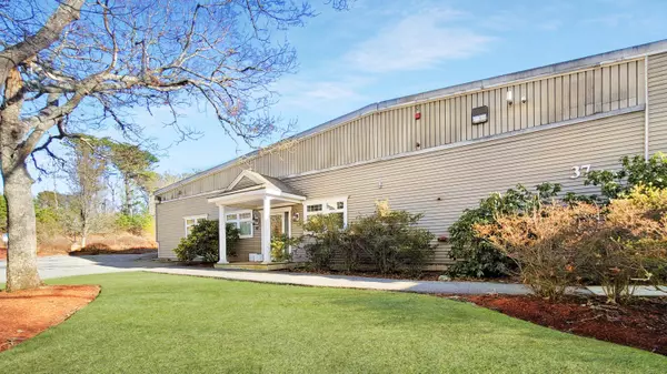 North Falmouth, MA 02556,37 Edgerton Drive #3U