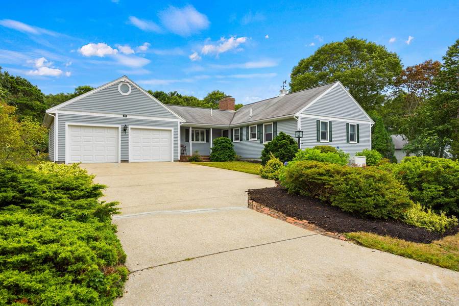 35 Clubhouse Drive, Pocasset, MA 02559