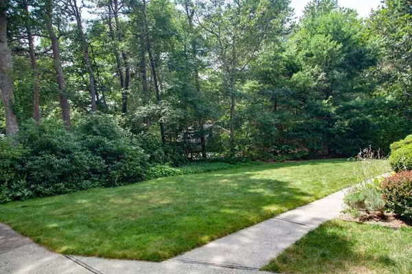 Centerville, MA 02632,27 Stoney Cliff Road