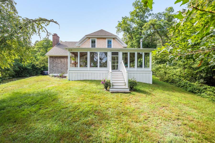 32 Bournedale Road, Buzzards Bay, MA 02532