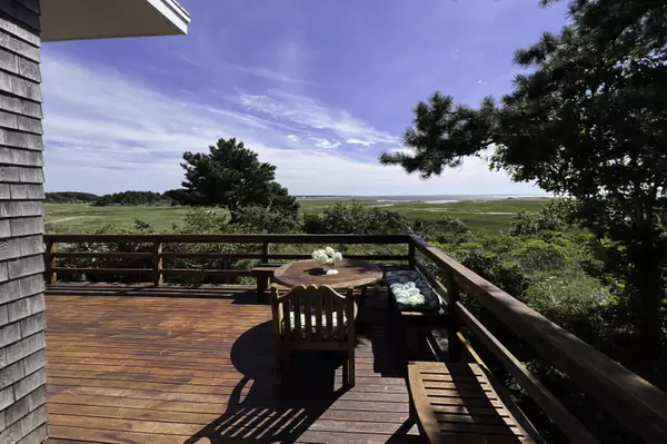 Wellfleet, MA 02667,60 5th Avenue