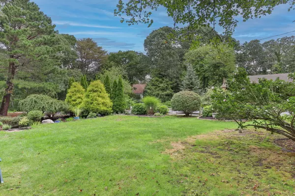 Yarmouth Port, MA 02675,3 Rowley Lane