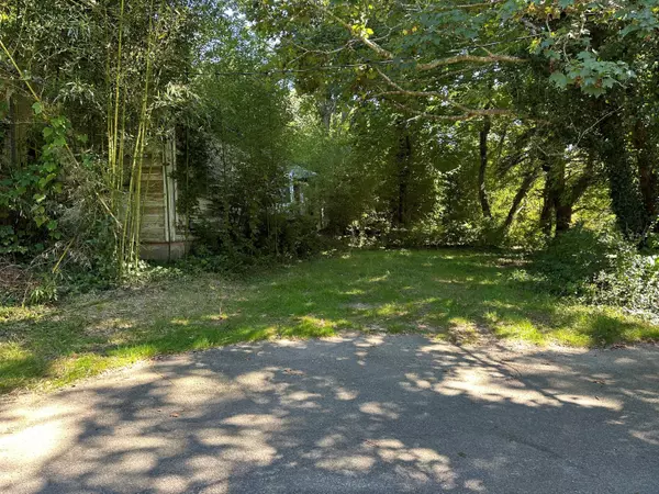 13 Cricket Lane, Woods Hole, MA 02543