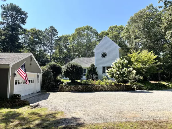 Centerville, MA 02632,100 Bay Lane