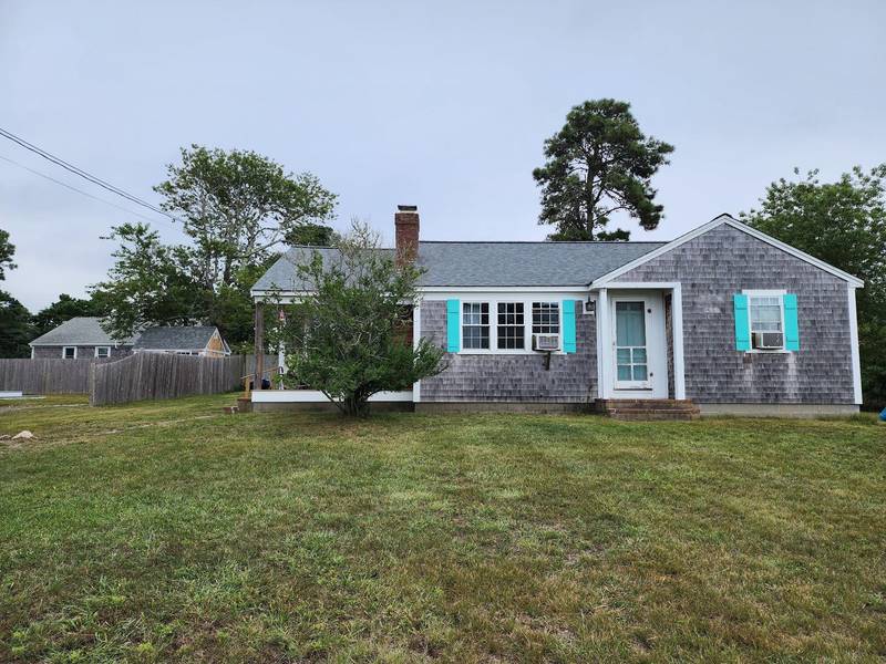 28 Shore Road, West Dennis, MA 02670