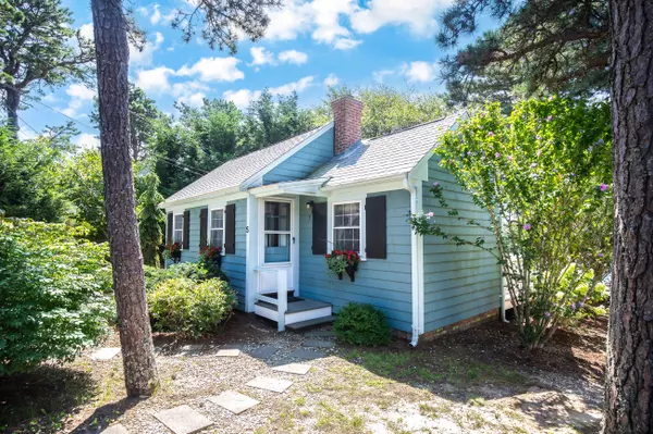 West Dennis, MA 02670,43 Pond Street #5