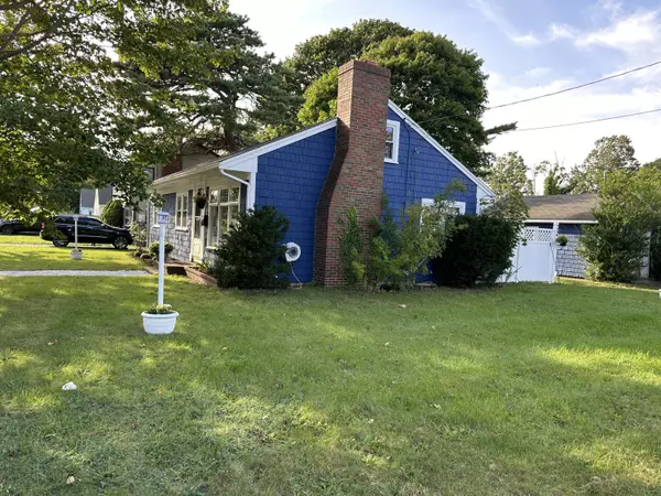 291 Winter Street, Hyannis, MA 02601