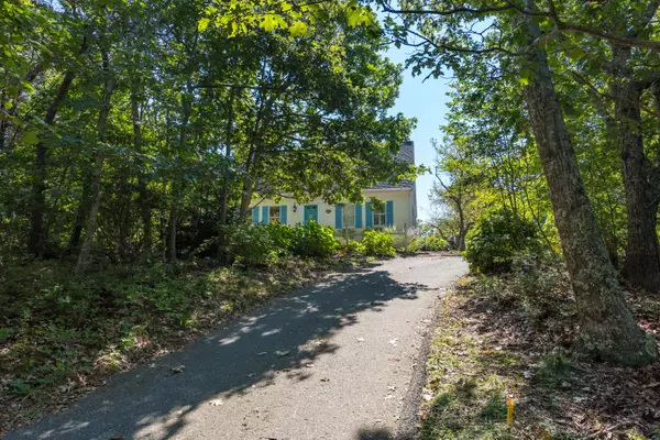 853 Route 28, Harwich Port, MA 02646