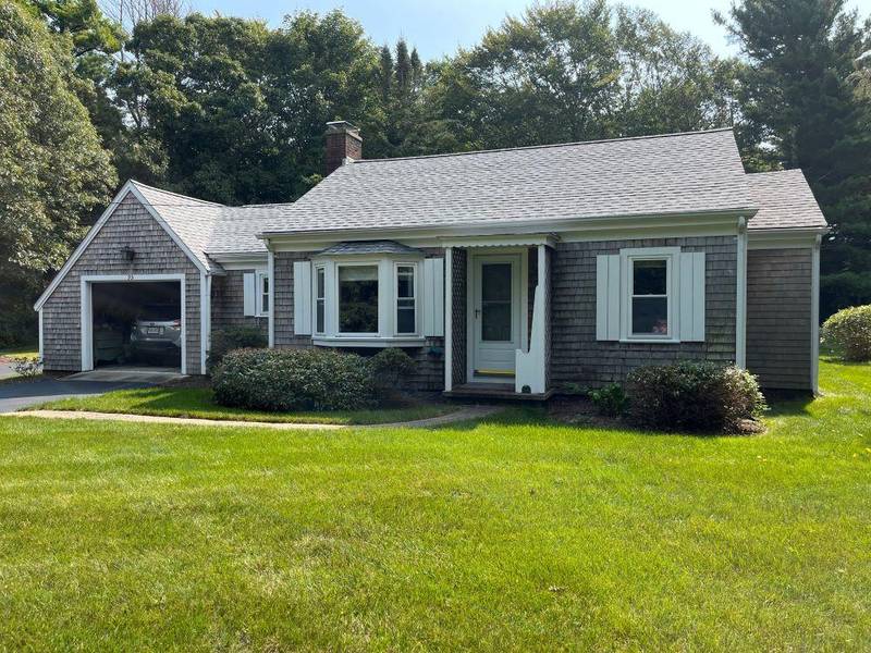 95 Old Kings Road, Cotuit, MA 02635