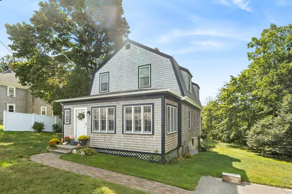 10 Cotuit Road, Bourne, MA 02532