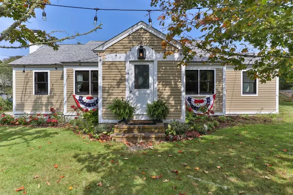 64 Smith Street, West Harwich, MA 02671