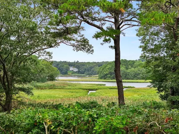 201 Smoke Valley Road, Osterville, MA 02655